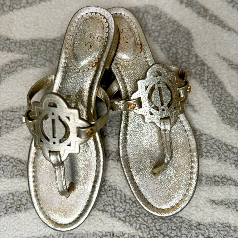 Gold Metallic Sandals || 8
